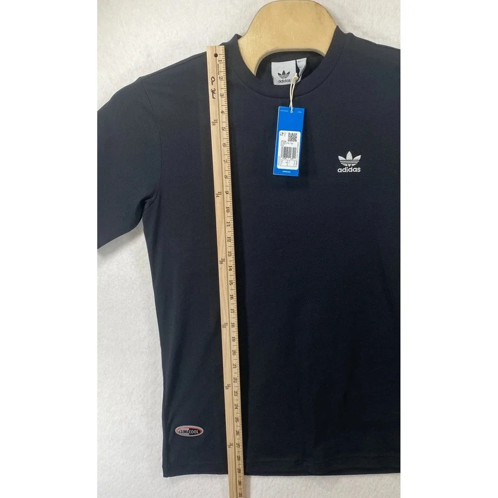 New With Tags Black Adidas Originals Mens t-shirt Size Medium C123